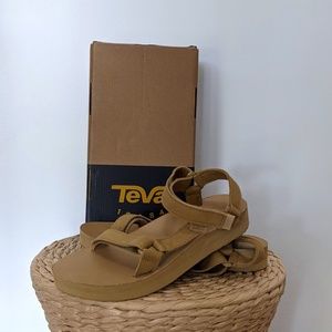 TEVA mid-form universal leather sandals